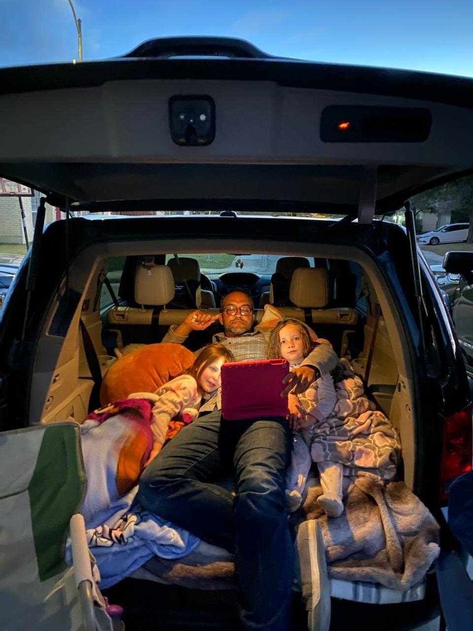 Will hurd with family inside the car on Thanksgiving